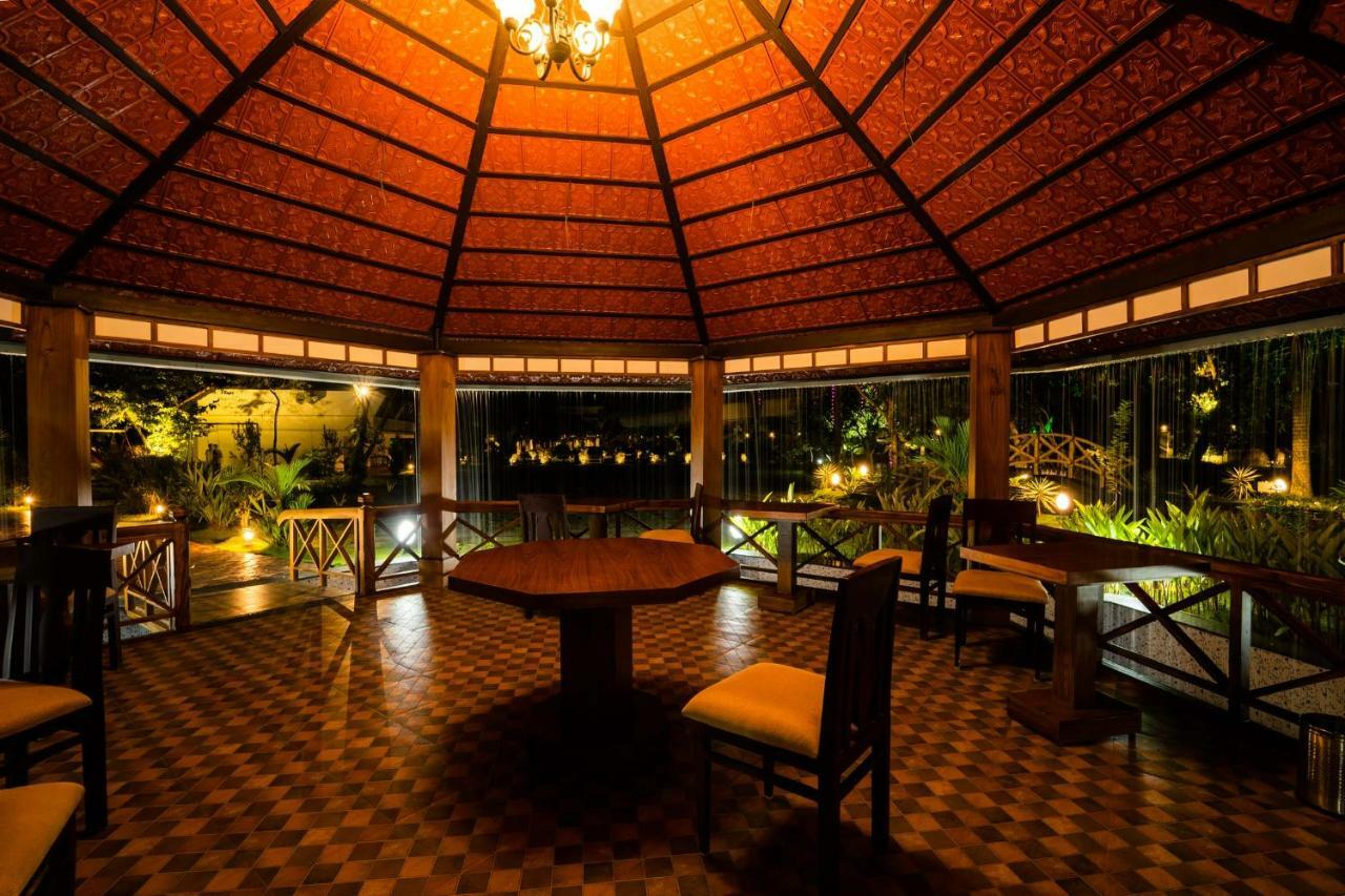 Nihara Resort And Spa Cochin Коччи Экстерьер фото